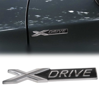 آرم پشت صندوق عقب بی ام و X Drive